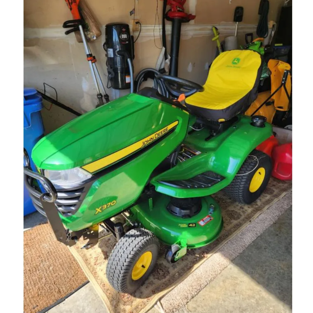 John Deere X370 Lawn Tractor with 42-inch Deck