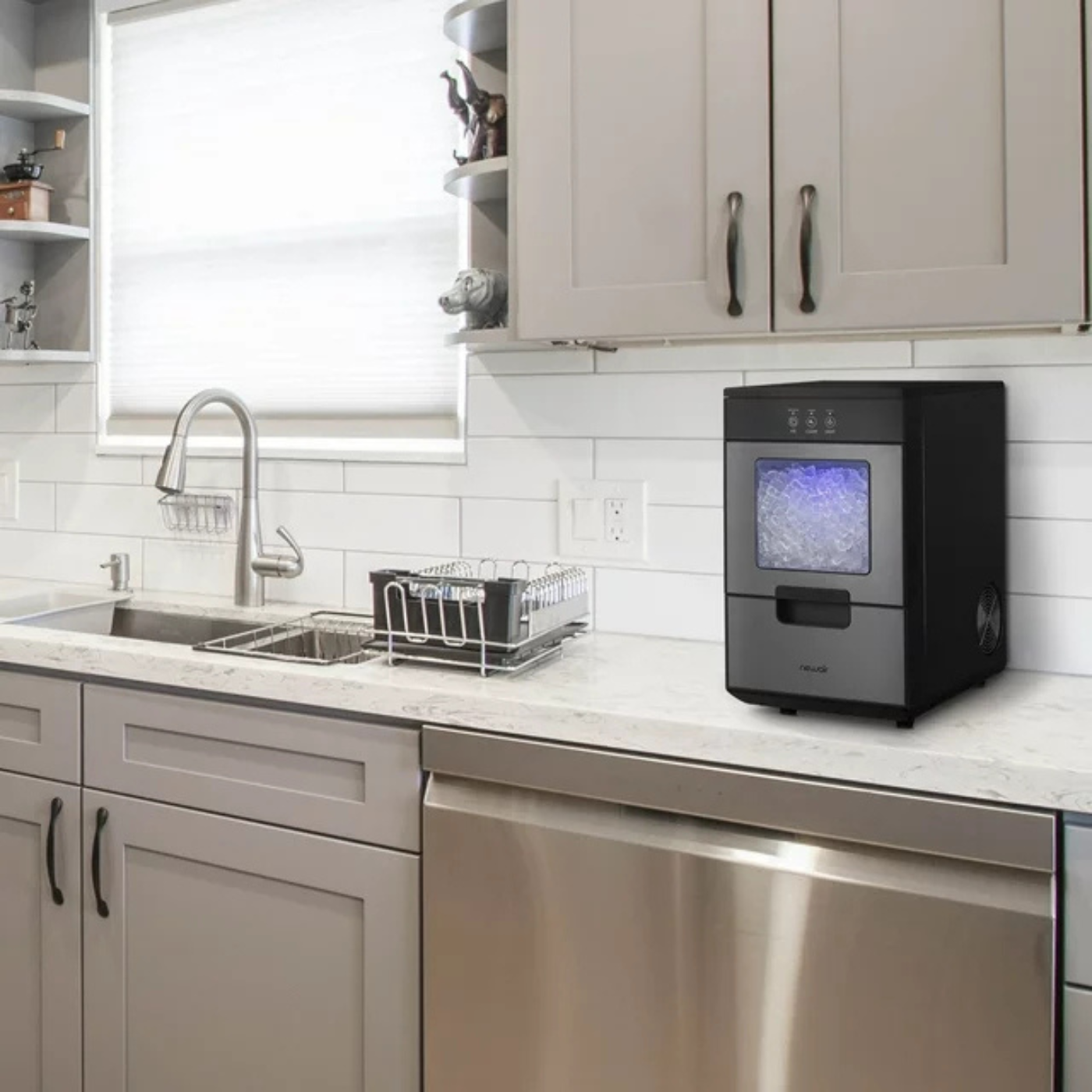 Newair 44lb Countertop Nugget Ice Maker in Black